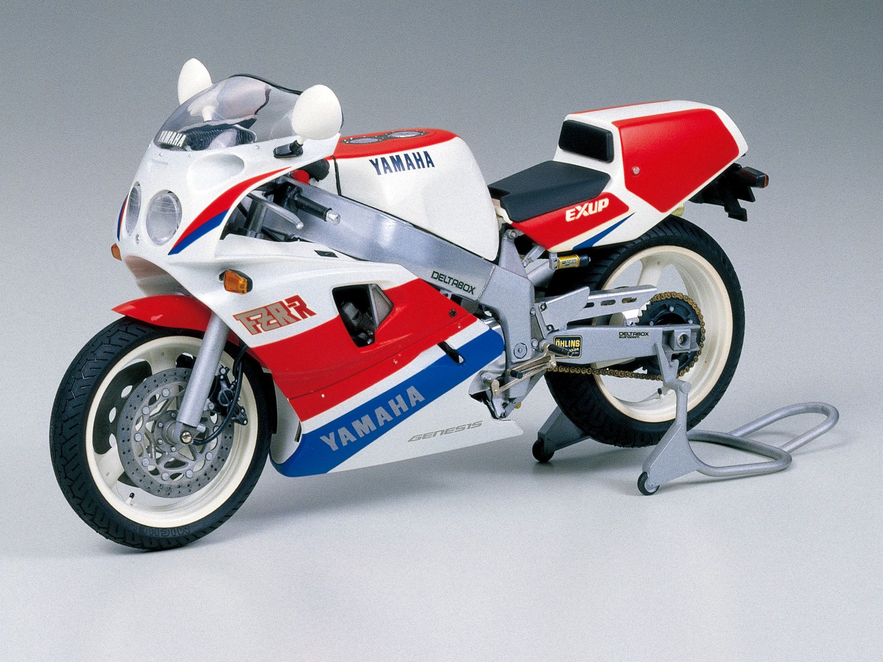 Tamiya 1/12 Yamaha FZR750R Superbike (OW01) ( THC 14058)