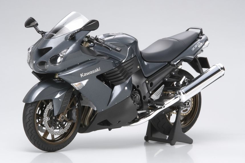 Tamiya Kawasaki ZZR 1400 ( THC 14111)
