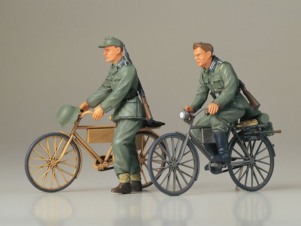 1/35 Tamiya German Soldiers with Bicycles ( THC 35240)