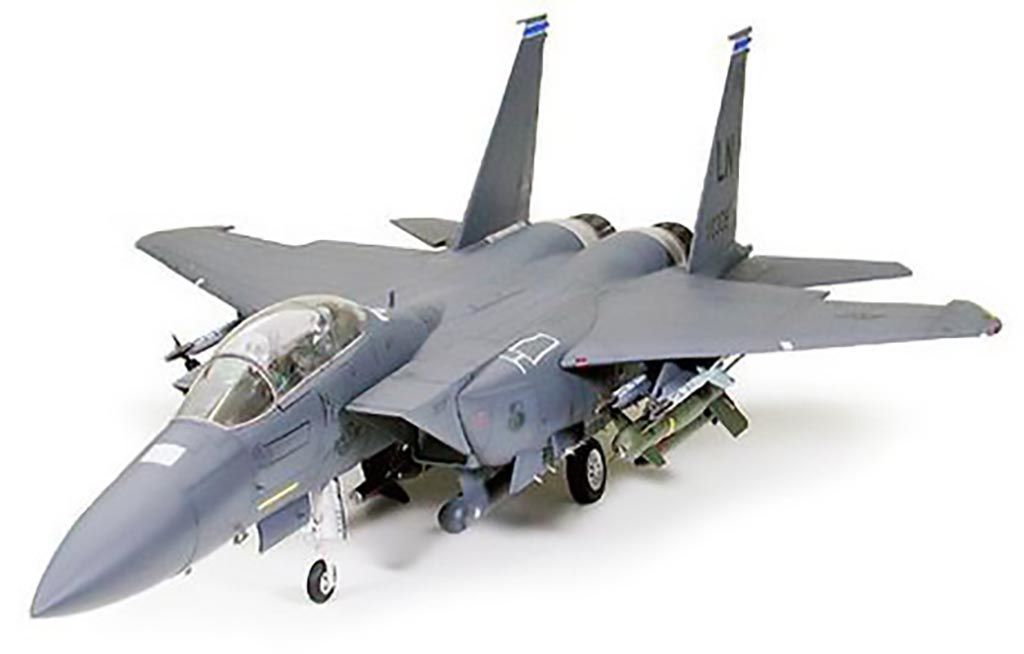 1/32 Tamiya F-15E with Bunker Buster ( THC 60312)