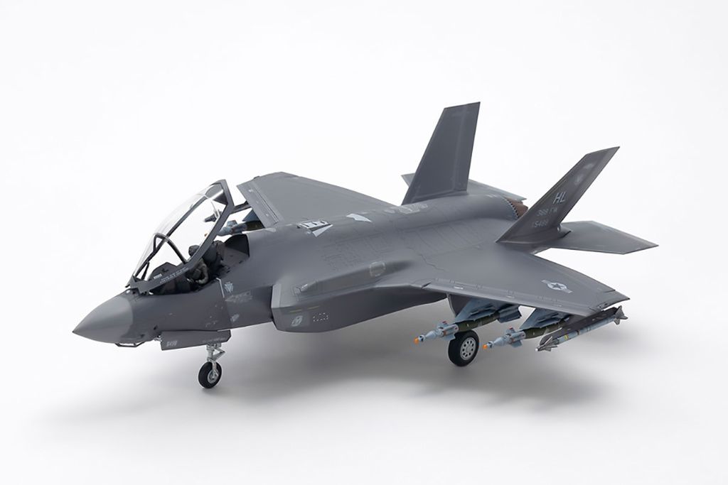 Tamiya 1:72 F-35A Lightning II ( THC 60792)