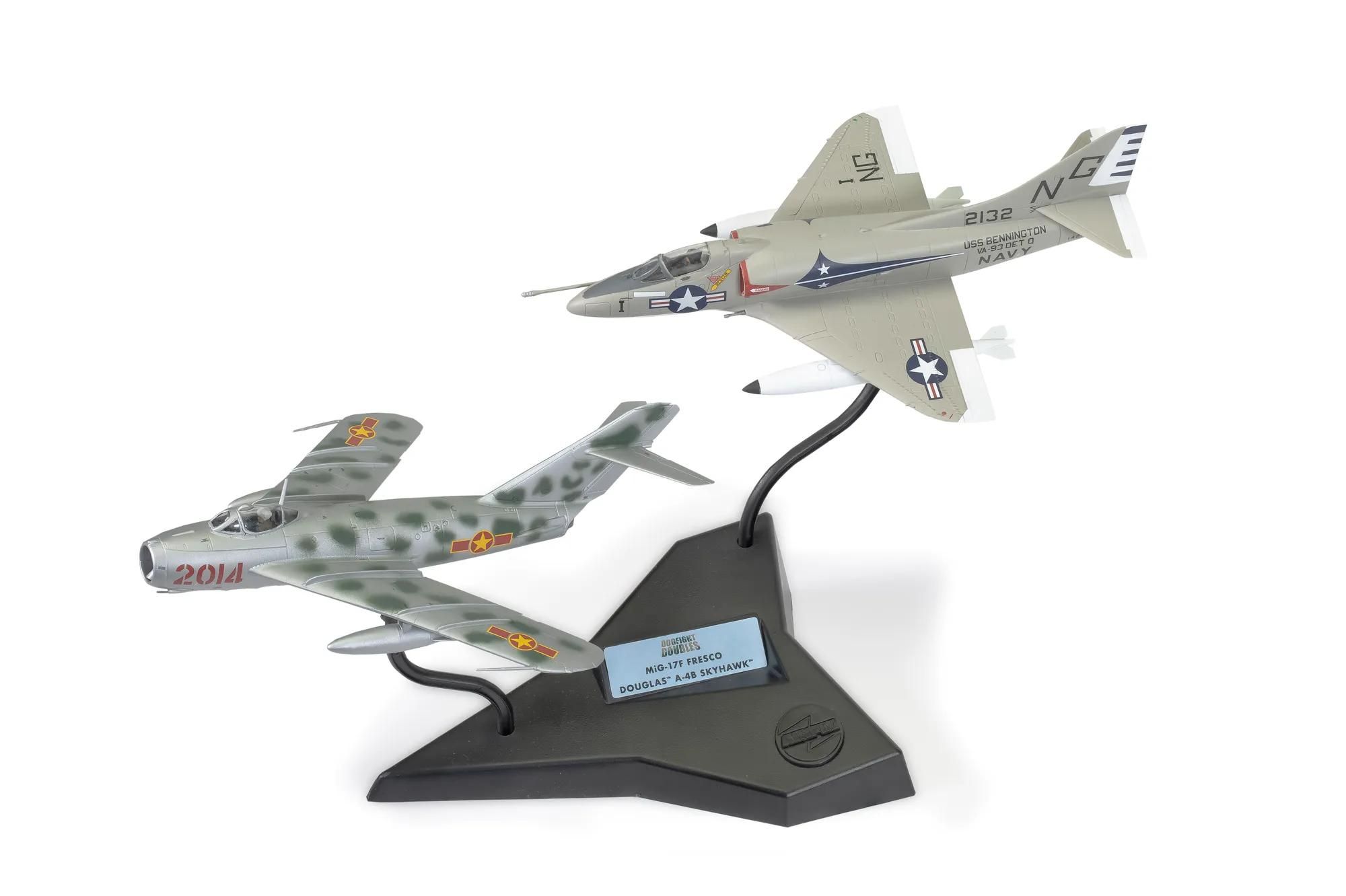 Airfix Mig 17F Fresco Douglas A-4B Skyhawk Dogfight Double (A50185)