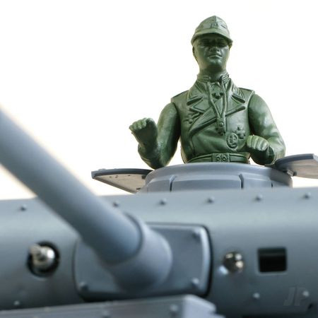 Henglong 1:16 German Panzerr III with Infrared Battle System (2.4GHz + Shooter + Smoke + Sound) (HLG3848-1B)