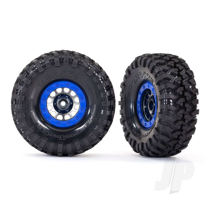 Traxxas Tyres And Wheels, Assembled, Glued (Method 105 1.9&#039; Black Chrome, Blue Beadlock Style Wheels, Canyon Trail 4.6X1.9&#039; Tyres, Foam Inserts) (1 Left, 1 Right) (TRX8182)
