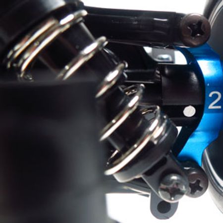Yeah Racing Aluminium Rear Hub/Knuckle Arm 2 Degree TT02 (TT02-007-2BU)